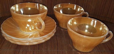 3 Tassen & Untertassen gehärteten Glas, USA, Anchor Hocking Fire King, 1960er