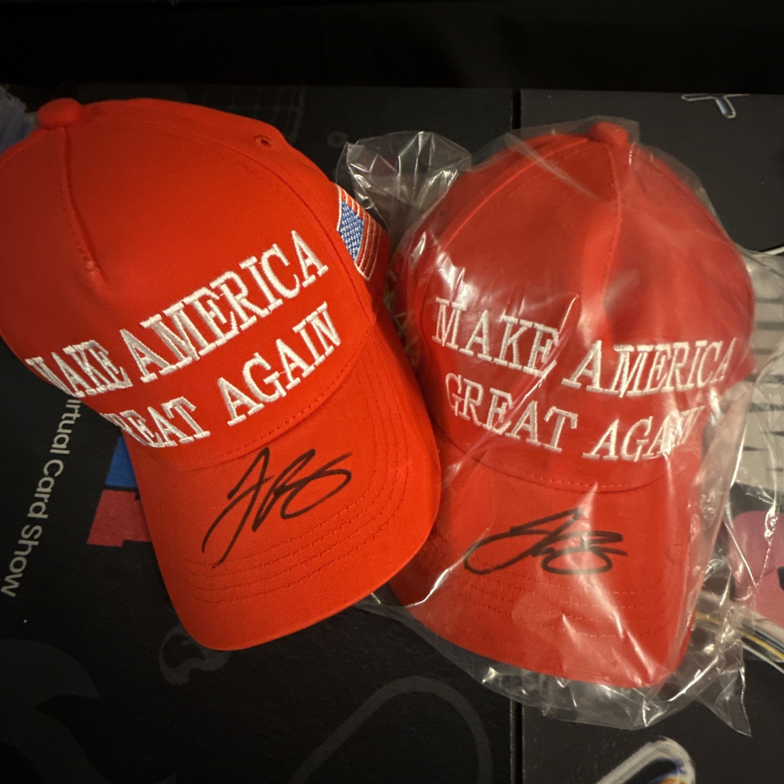 LeVeon Bell Autographed Signed 2 Hat LOT- Le'Veon Bell Hats- TRUMP MAKE AMERICA GREAT AGAIN - JSA COA x2 