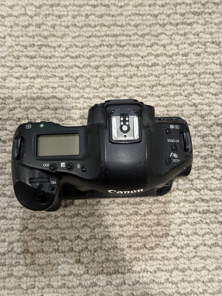 Canon EOS 1D Mark III 10.1MP Digital SLR Camera Body [Parts/Repair] READ - Image 2 of 4