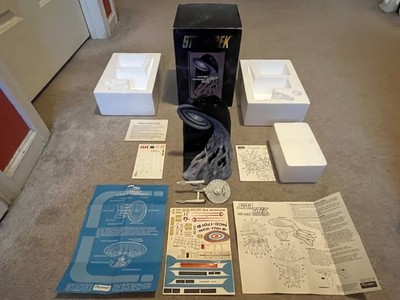 Star Trek U.S.S. ENTERPRISE NCC-1701 3D Space Environment #47060 Original Box