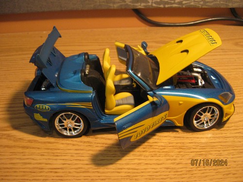 1/18 2002 HONDA S-2000, IN BLUE AND YELLOW, "FAST & FURIOS" ?- ERTL , NO BOX - Picture 16 of 21