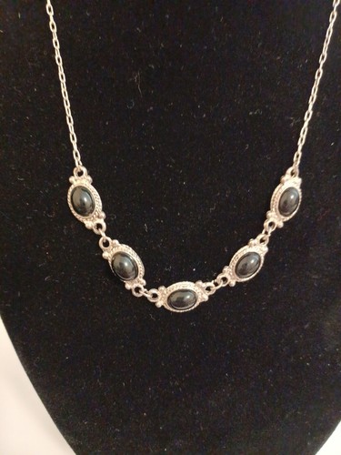 16 " Silver Tone Necklace With 5 Cabbachon Faux Onyx Fine Dainty Classic - Picture 2 of 5