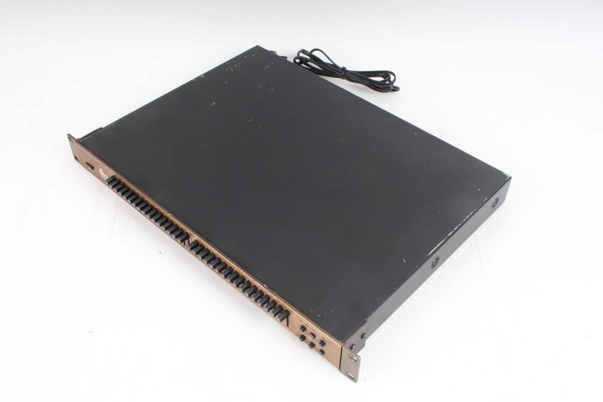 DBX 1531 Pro Stereo / Mono Graphic Equalizer With Rack Ears