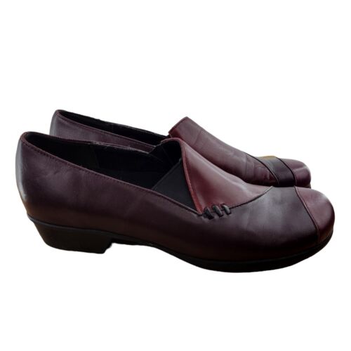 Munro American Slip On Leather Loafers 8 N (Narro… - image 1