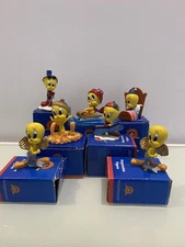 Titi Looney Tunes 7 Magnificent Pieces Figure, Delienne Leblon, Pixi