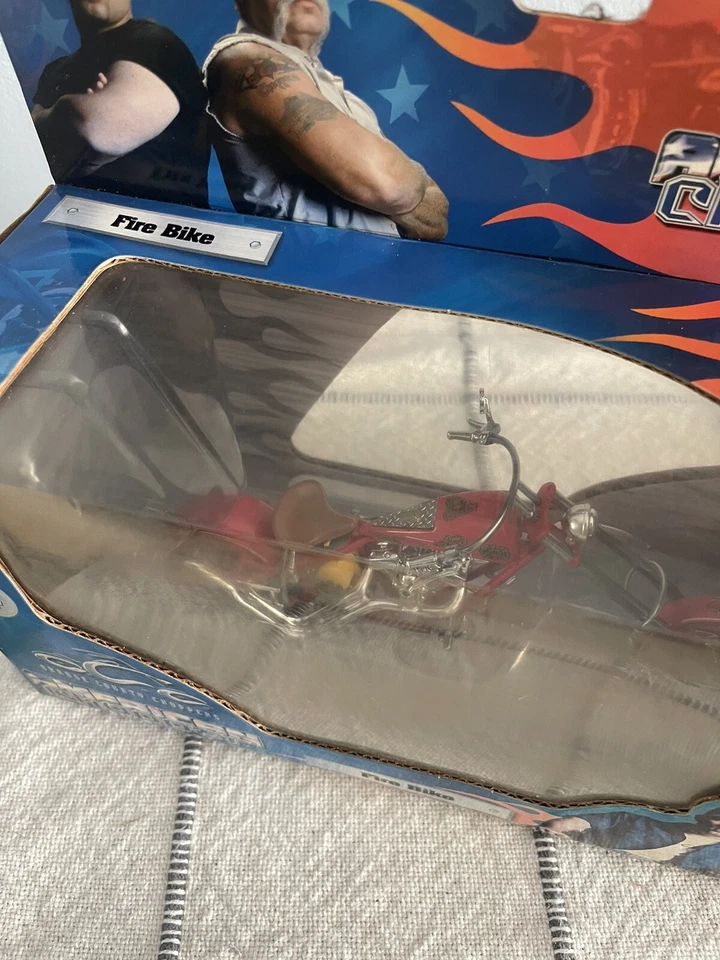 Orange County Chopper -  Fire Bike - Red - American Chopper Series 1:18 - Image 3 of 4