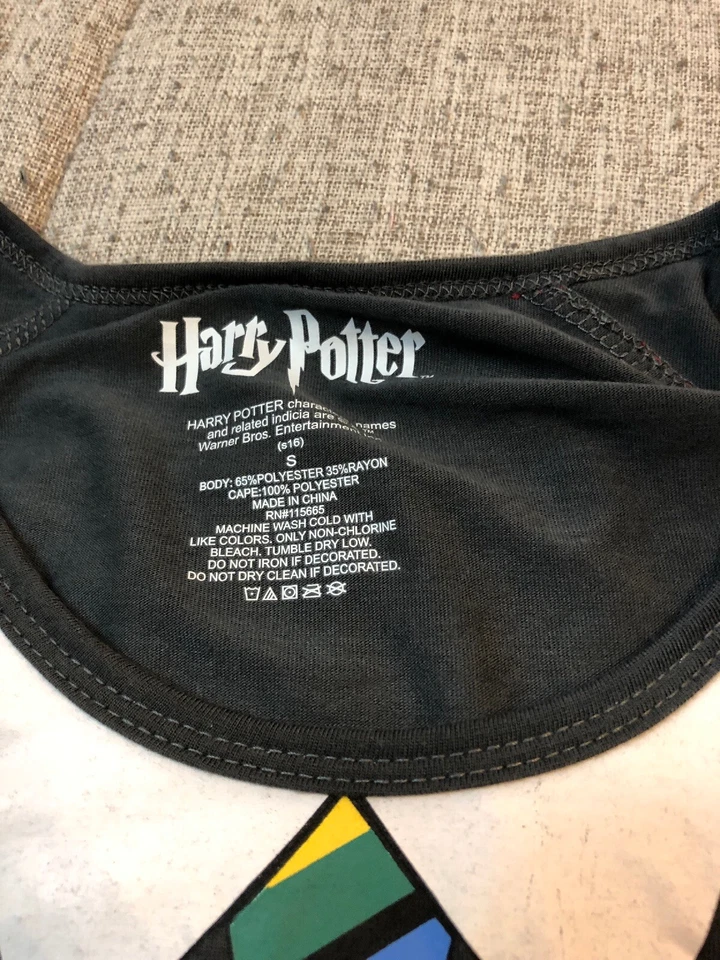 CAMISA JERSEY HARRY POTTER CON CAPA TALLA PEQUEÑA Foto 2 de 4