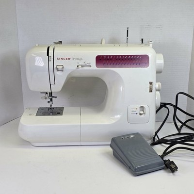 Singer Protege 2639 Sewing Machine  TESTED