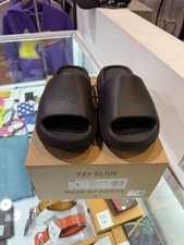 Used Yeezy Onyx Slide Size 5
