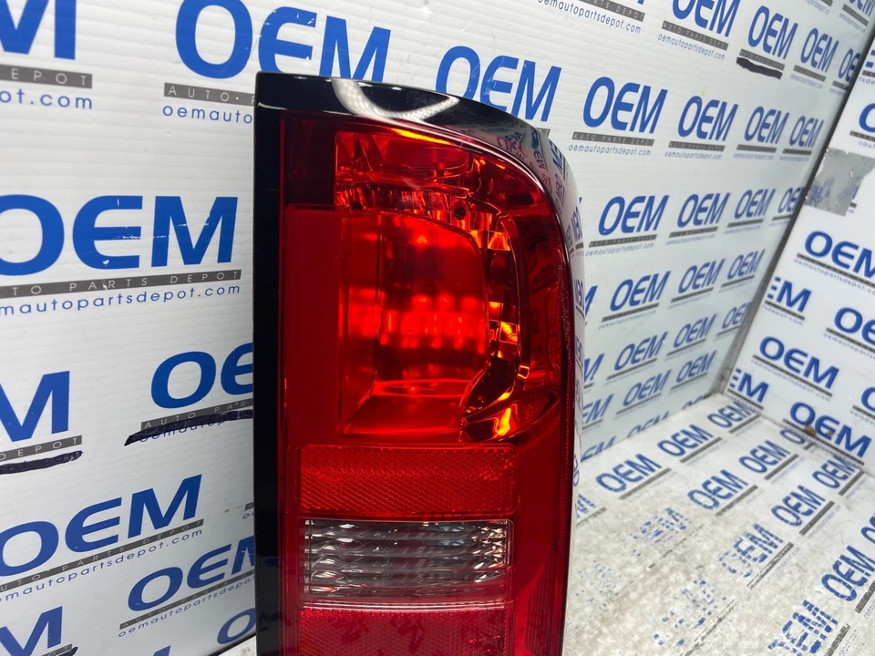 16 17 18 19 SILVERADO pasajero/lado derecho luz trasera lámpara sin LED OEM Foto 2 de 4