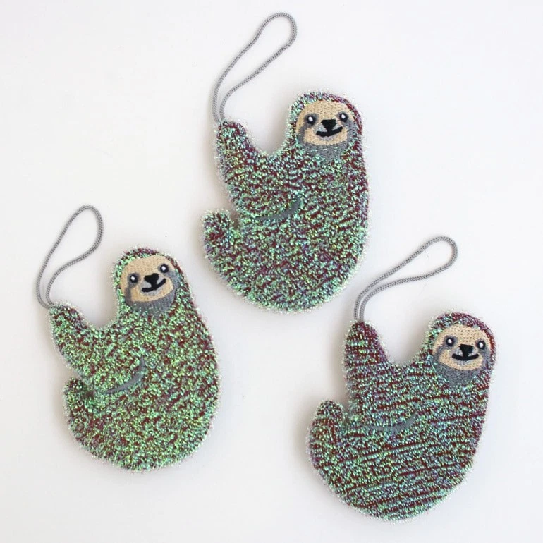 Kikkerland Sloth Scrub Sponge - Thumbnail 3
