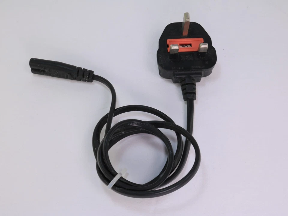 SP-62  I-SHENG  UK  5A. 250V  SS145/A. BS1363/A   2019  Power supply cord cable! - Image 3 of 4