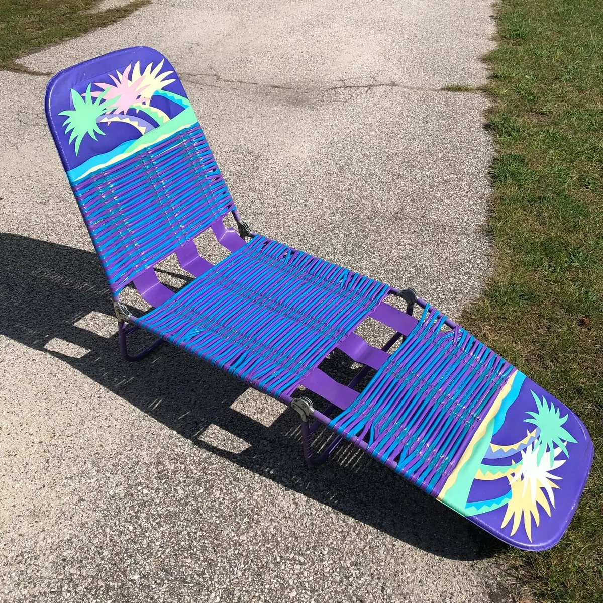 Plastic beach chaise lounge chairs deals