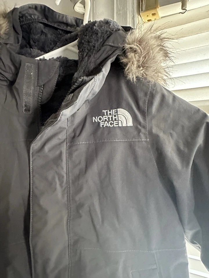 The North Face Girls Size 5 Color Grey  Parka  - Image 3 of 4