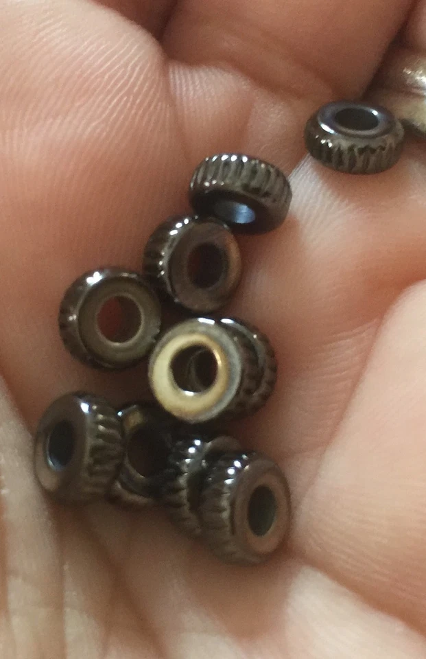 Apilador Pi vintage M. Haskell Gunmetal Hematita metal borde acanalado Rondell Foto 3 de 4