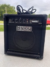 Fender Rumble 15 Bass Combo Amp 15W Amp 1x8 speaker. Excellent condtion