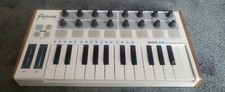Arturia Minilab MK1 Wood Edition USB MIDI Con...