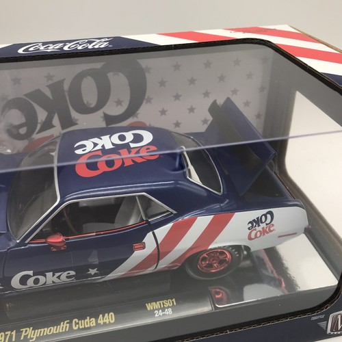 M2 Machines 1/24 1971 Plymouth Cuda 440 Holiday 2024 Coke Chase Red Trim 1/750 - Picture 4 of 4