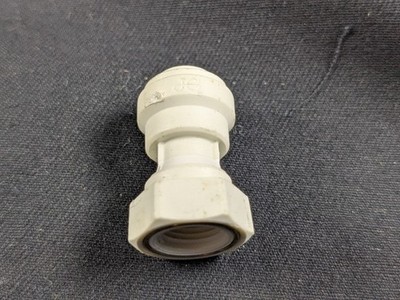 John Guest PP450822 1/4'' OD x 1/4'' NPTF Female Connector Push To Connect 5 pack