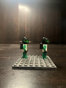 Space Police 2 Astronaut 3015 6984 1969 2 LEGO Minifigure (Lot of 2)