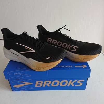 Brooks Hyperion Max 2 Women Gr. 41, schwarz/gold/pink