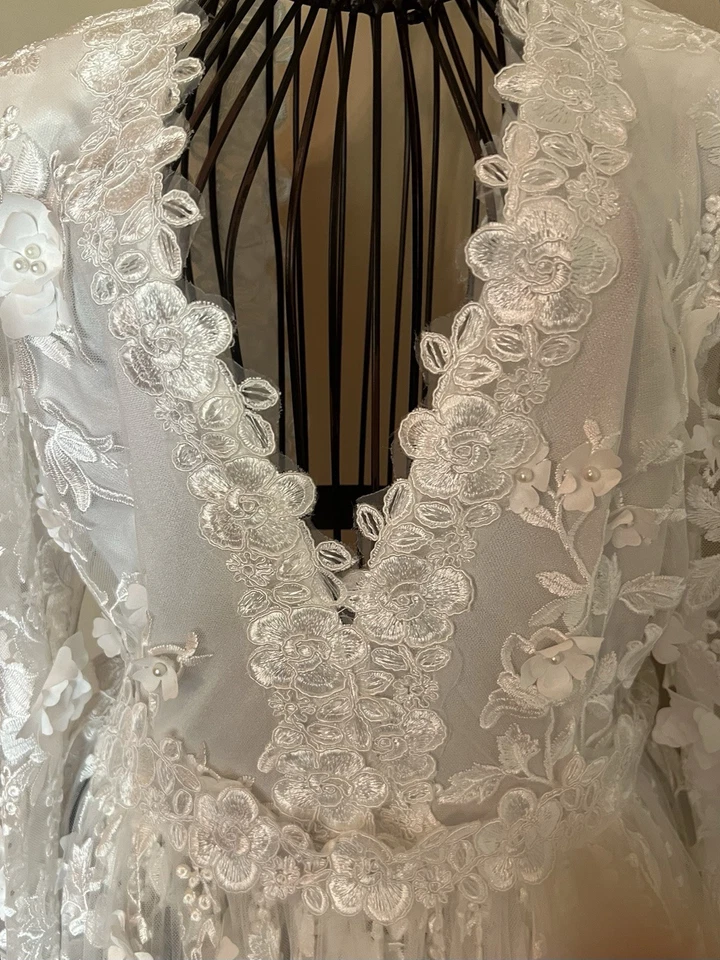 Lace Wedding Gown By Nichole Lynel Sz M White Store Sample So Romantic - Image 2 of 4