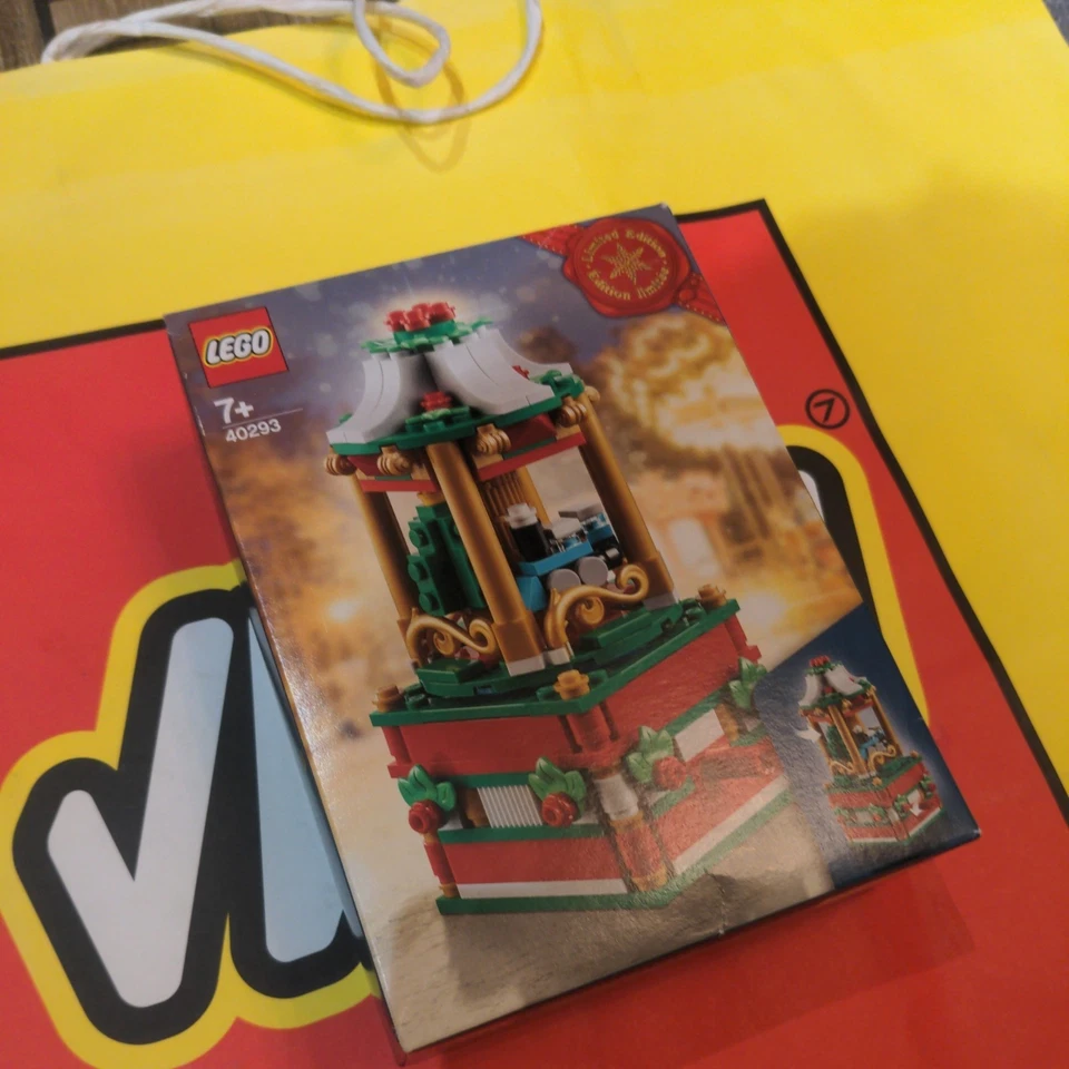 LEGO 40293 Christmas Carousel Limited Edition New - Retired 2018 Xmas 🎄🎁 Rare - Image 2 of 4
