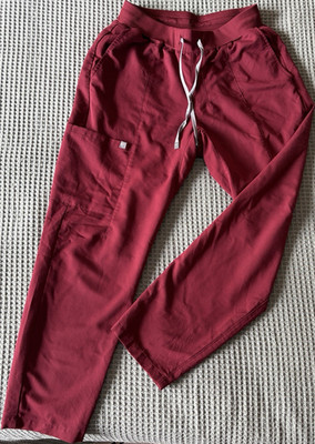Fabletics Men s Burgundy Jogger Pants Size M Regular Drawstring Pockets