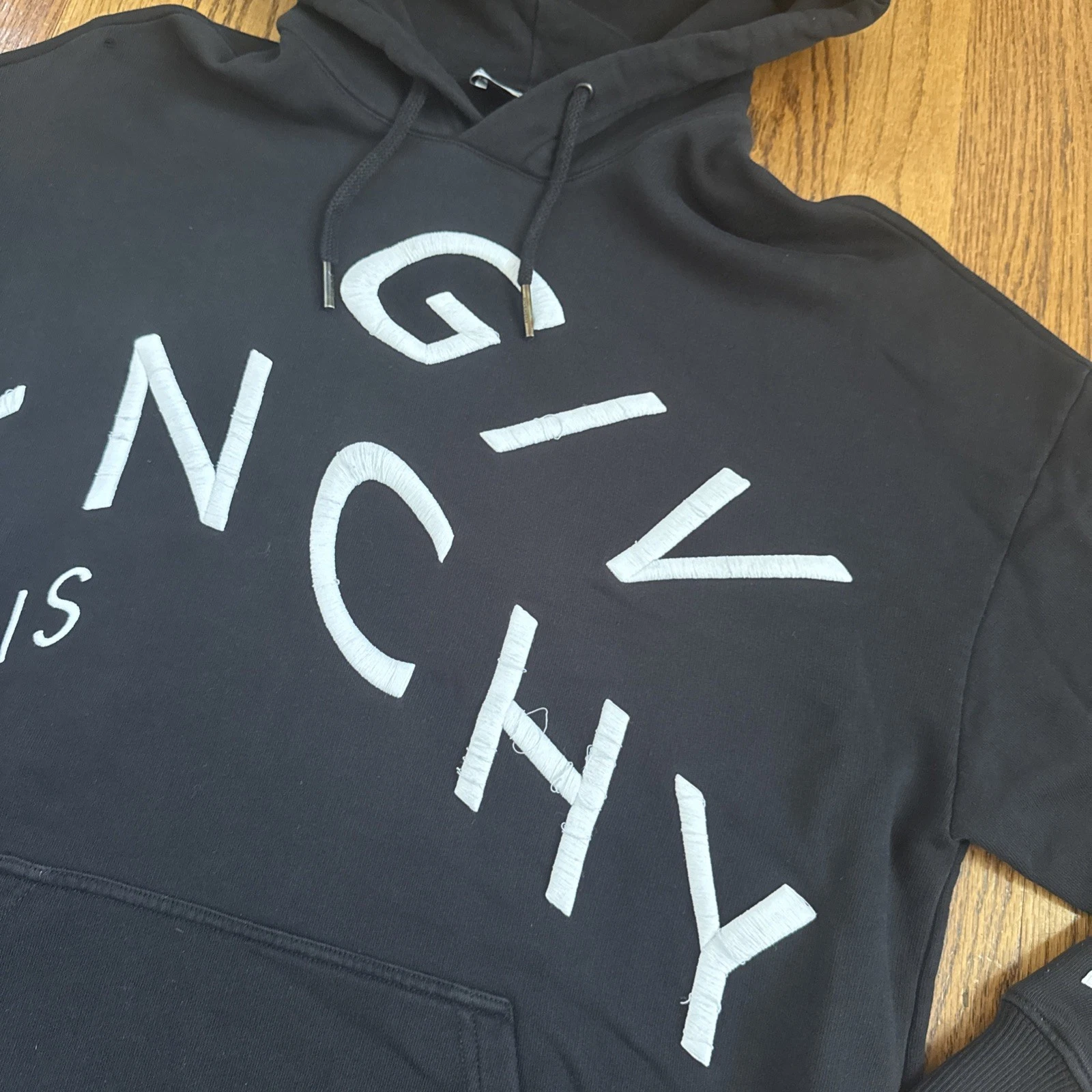 Felpa con cappuccio Givenchy in cotone con stampa logo rifratta nera e scritta bianca taglia S C8