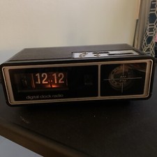 VTG 1970s Gran Prix Electronics Flip Alarm Clock Collectible