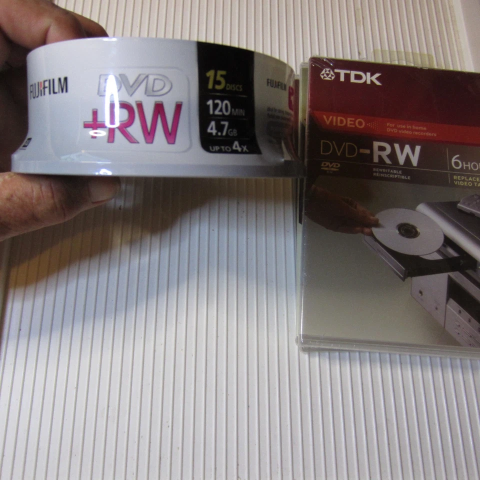 FujiFilm DVD-RW 15 PK Spindle 120 min Blank DVD-RW 4.7 GB 1x to 4x New Sealed - Image 2 of 3