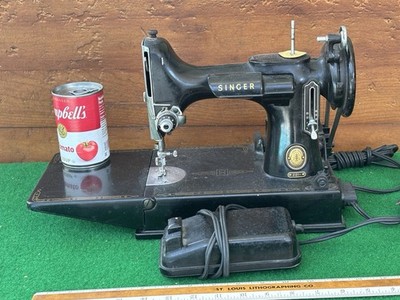 SINGER FEATHERWEIGHT 221 SEWING MACHINE 1954