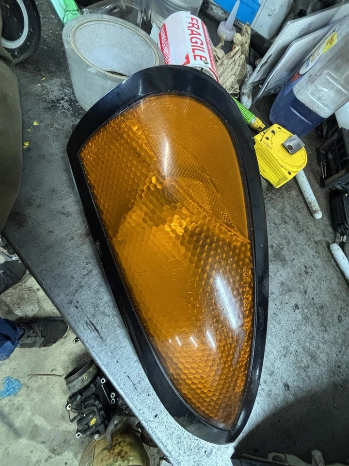 94-96 Dodge Stealth Turn Signals L&R Pair 1999 Mitsubishi 3000gt OEM Good Shape - Image 3 of 4