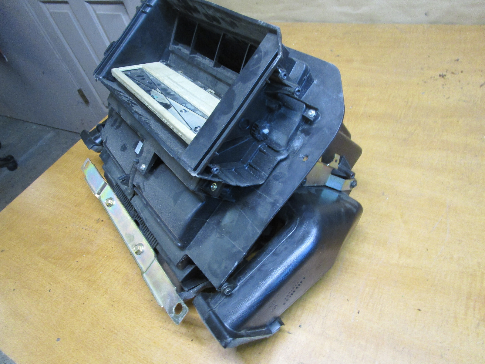 Maserati 4200 Spyder - Heater Box - P/N 67707900