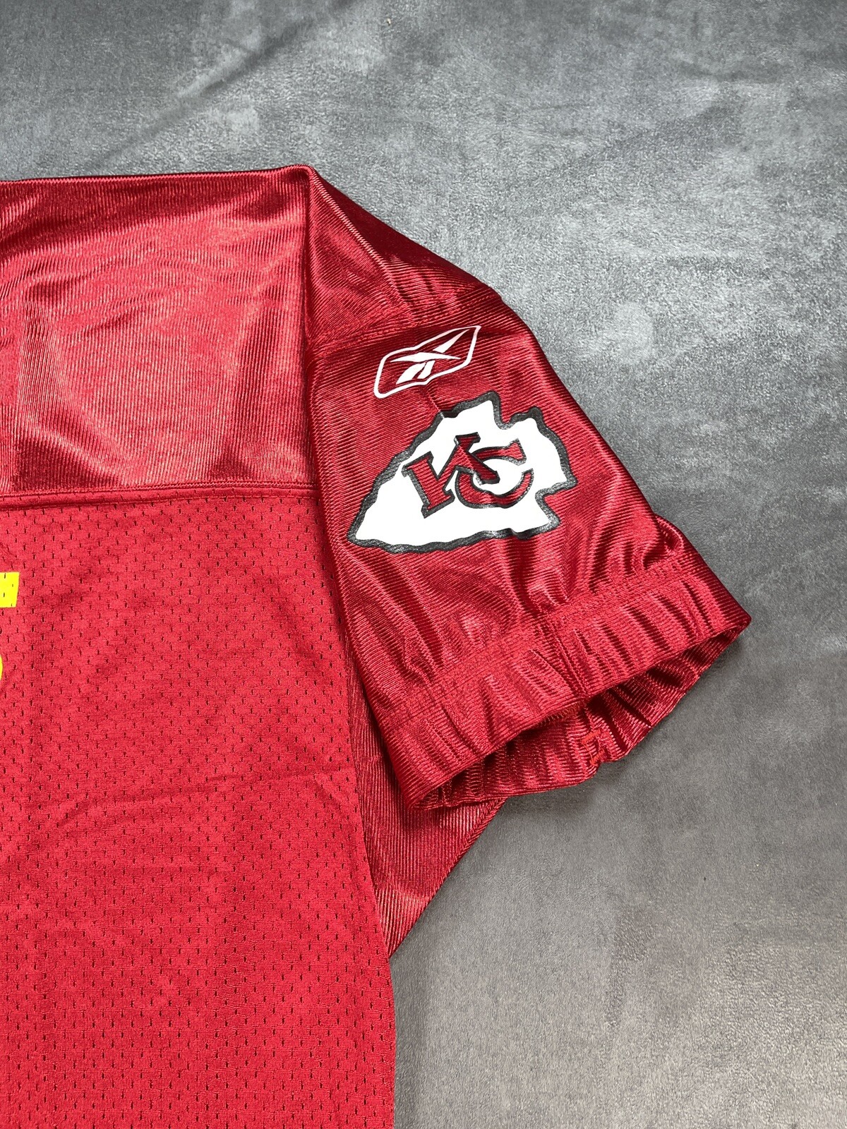 Red Kansas City Chiefs Reebok YOUTH XL Jersey Football Pads NFL Shirt thumbnail 2