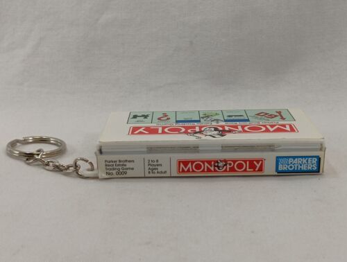 Lote de llaveros mini juego MONOPOLY & CLUE tablero real y piezas de juego Hasbro 1998 - Imagen 3 de 9