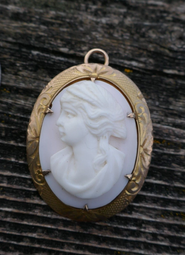 Antique Circa 1900/1910 10kt Yellow Gold Coral Cameo Pendant / Brooch - Picture 3 of 10