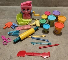 Playdoh Play Doh Knete Knetset mit Knetmaschi...