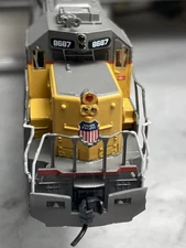 N Scale Intermountain SD40T-2 'UNION PACIFIC' #8687 NEW OLD STOCK Item #69406-04