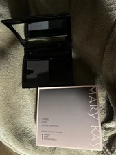 Mary Kay Empty Refillable Magnetic Mirrored Compact #017362 - Black - NEW IN BOX