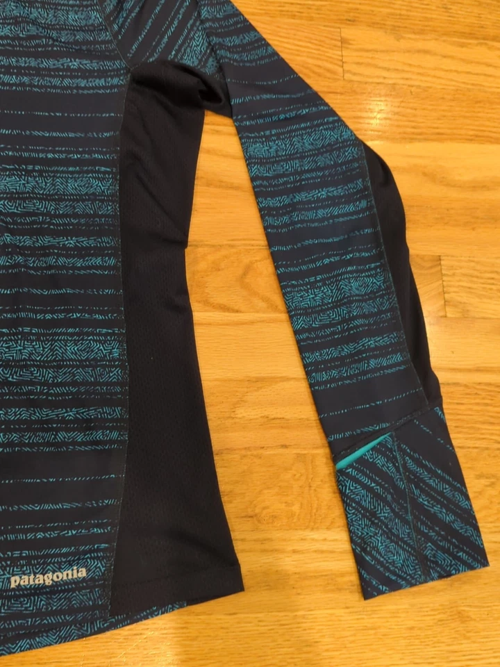 Patagonia Womens Navy Teal Geometric Long sleeve Zip-Neck Medium? M1 - Image 3 of 4