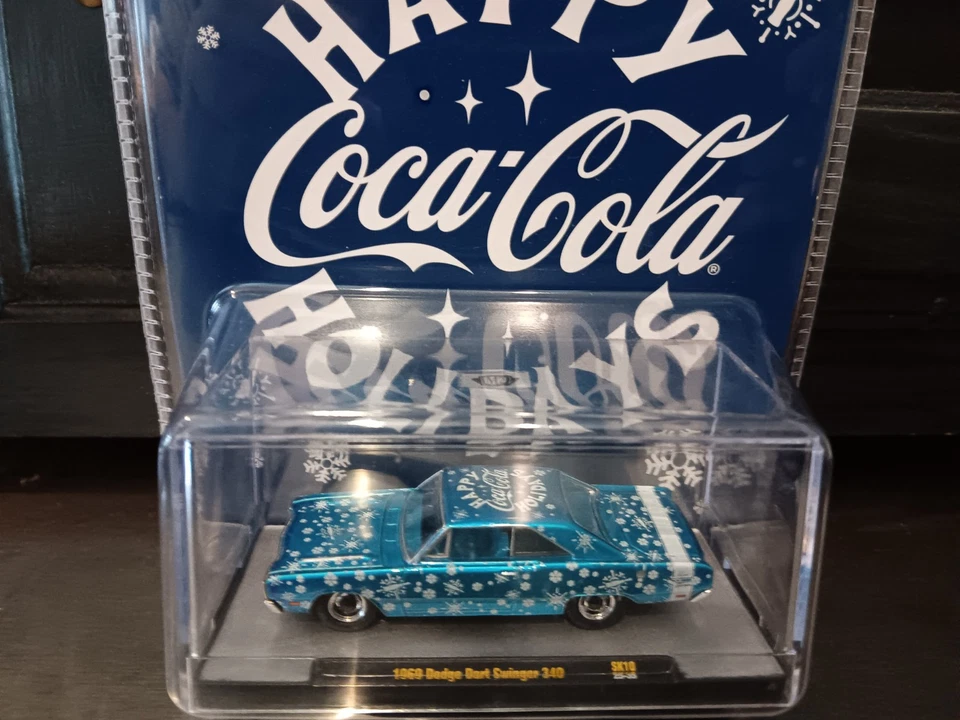 1/64 M2 Machines 2025 Coca-Cola Christmas Blue 1969 Dodge Dart Swinger 340 - Image 4 of 4