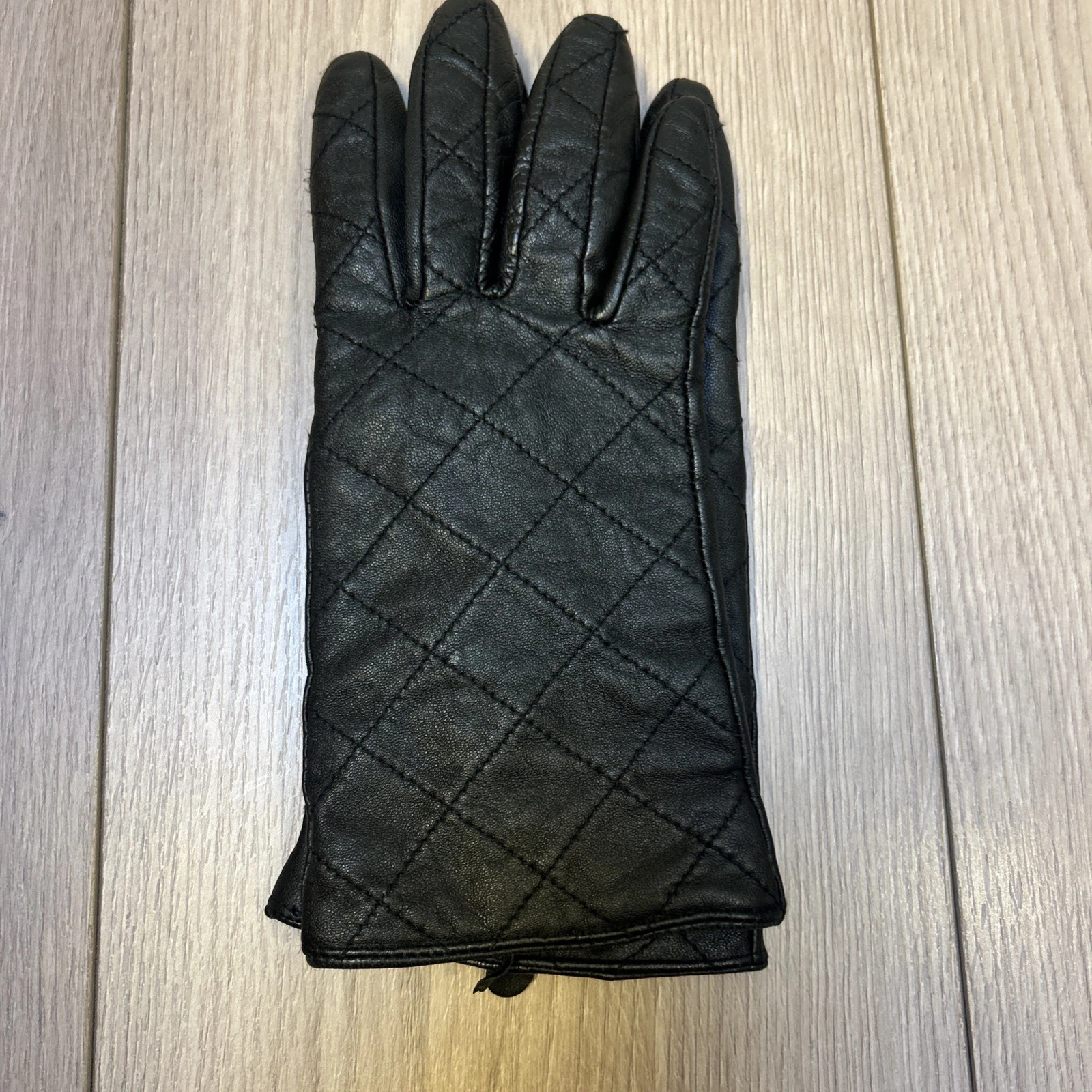 Liz Claiborne NEW Quilted Black Leather Gloves L/ Lamb