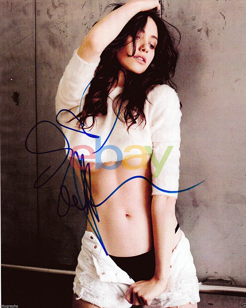 EMMY ROSSUM SIGNED 8X10 PHOTO SHAMELESS FIONA AUTOGRAPH AUTO HOT SEXY  ESQUIRE re | eBay