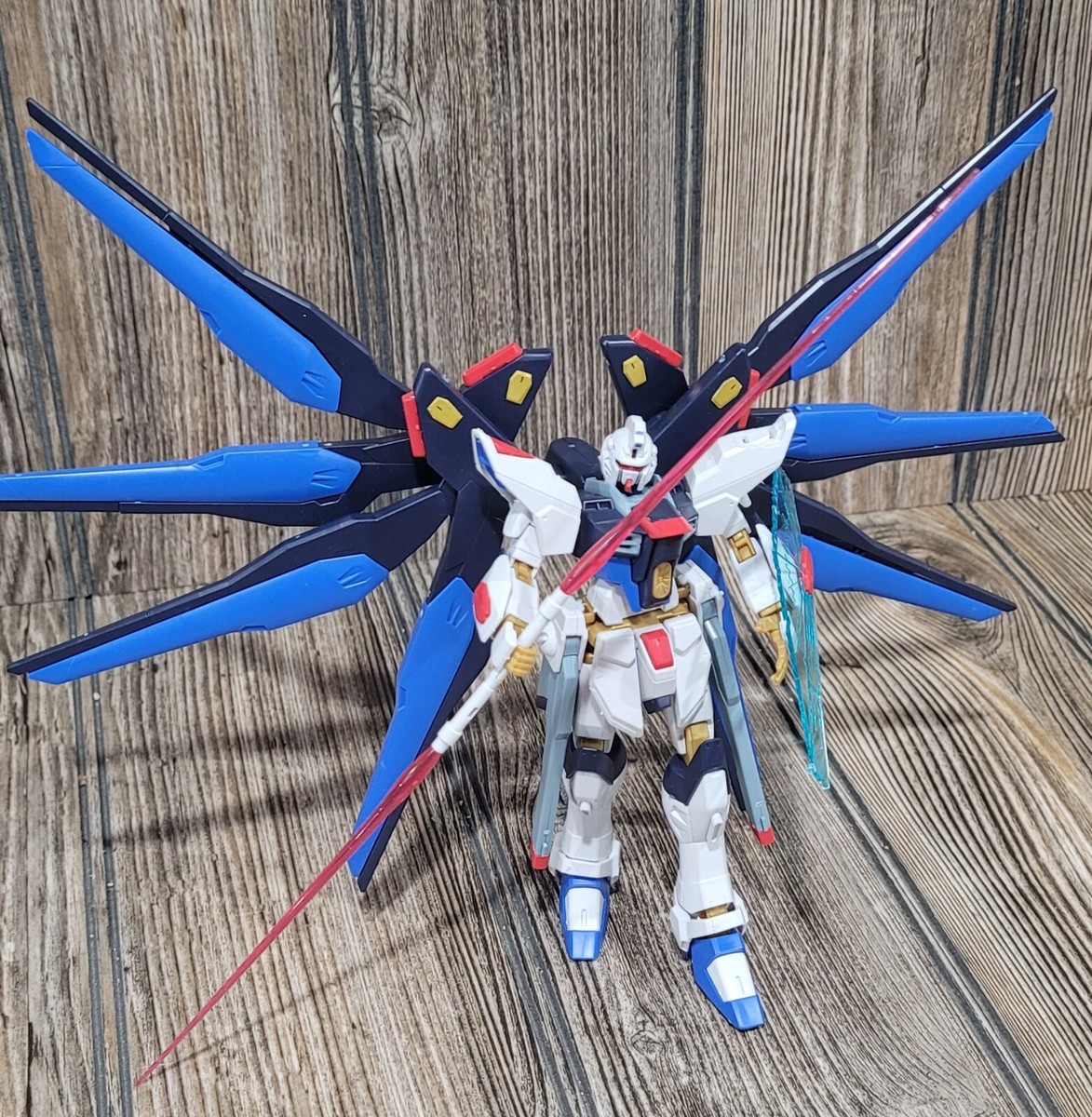 HG ZGMF-X20A Strike Freedom Gundam Mobile Suit HG 1/144 BanDai