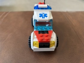 LEGO City: Doctor's Car (7902) - 100% Complete w/ Manual - Used Retired No Box