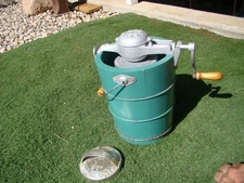 Vintage 2 qt White Mountain Hand Cranked Ice Cream Freezer mint & Packing Cover!