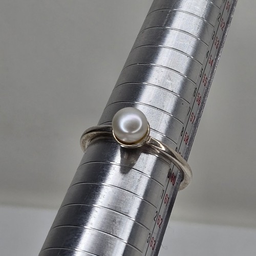 Vtg 925 Sterling Silver Pearl Ring Size 9 - Picture 3 of 15