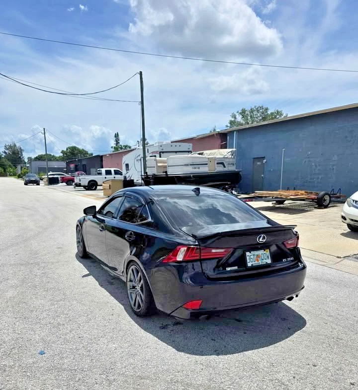 2014 Lexus IS  - Image 3 of 4