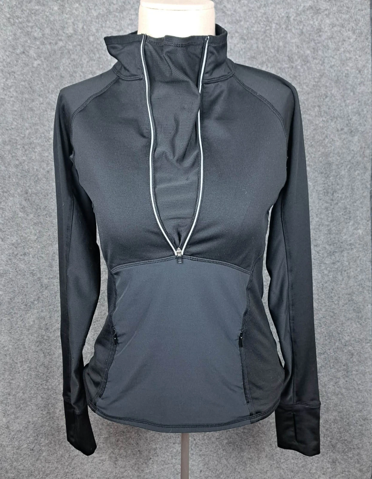 Athleta Womens Top 1/2 Zip Base layer Running Mock neck Thumbholes Black XS